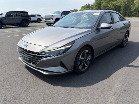 Used 2023 Hyundai Elantra Limited FWD image 19