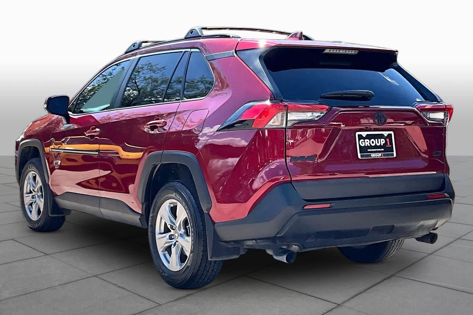 Used 2025 Toyota RAV4 XLE FWD image 11