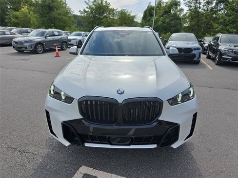 New 2026 BMW X5 xDrive40i w/ M Sport Package AWD/4WD image 8