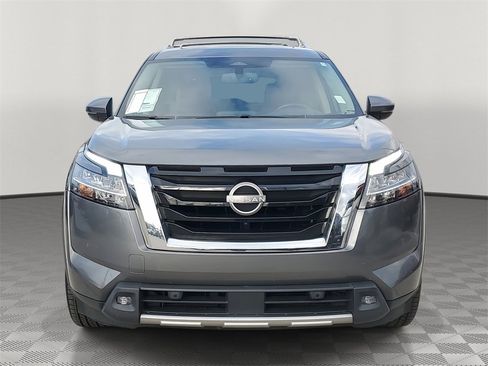 Certified 2022 Nissan Pathfinder Platinum w/ Cargo Package image 11