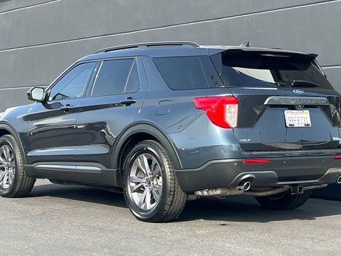 Used 2022 Ford Explorer XLT w/ Equipment Group 202A image 8