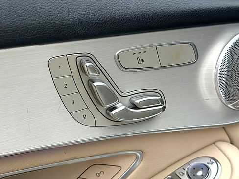 Used 2020 Mercedes-Benz GLC 300 image 18