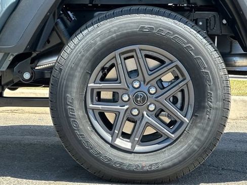 New 2026 Jeep Gladiator Sport AWD/4WD image 23