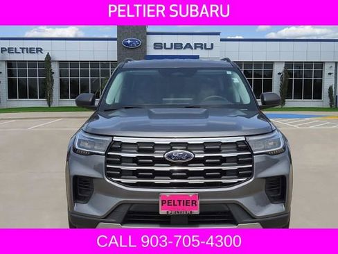 Used 2025 Ford Explorer Active RWD image 2