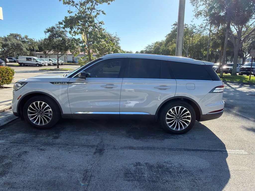 Used 2023 Lincoln Aviator 2WD w/ Premium Package image 2