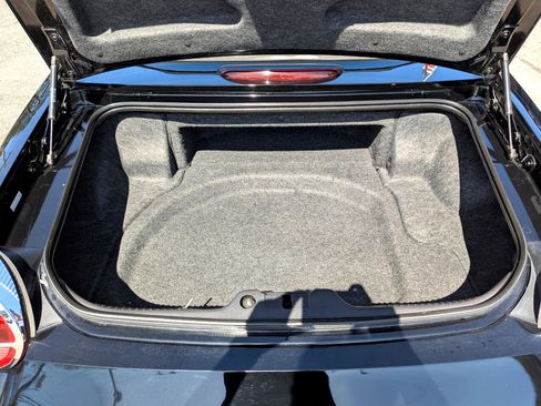 Used 2002 Ford Thunderbird image 43