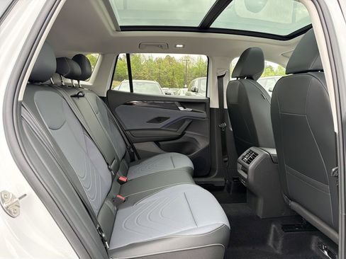 New 2026 Volkswagen Tiguan SE image 16