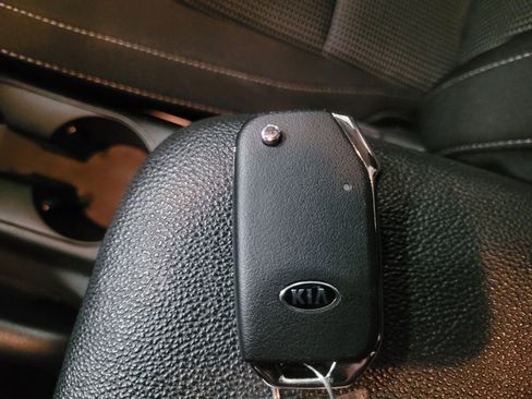 Used 2020 Kia Forte LXS image 32