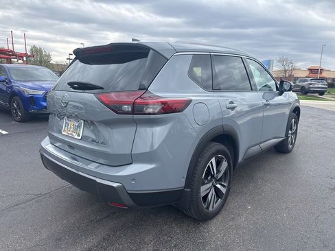 Used 2025 Nissan Rogue SL image 5