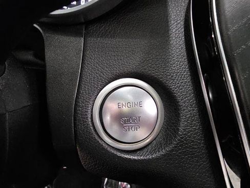 Used 2019 Mercedes-Benz GLC 350e 4MATIC image 15