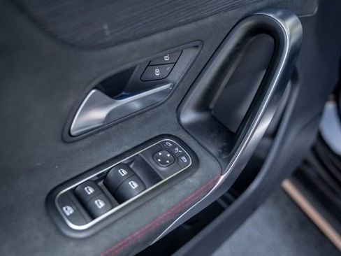 Used 2023 Mercedes-Benz CLA 250 4MATIC image 52
