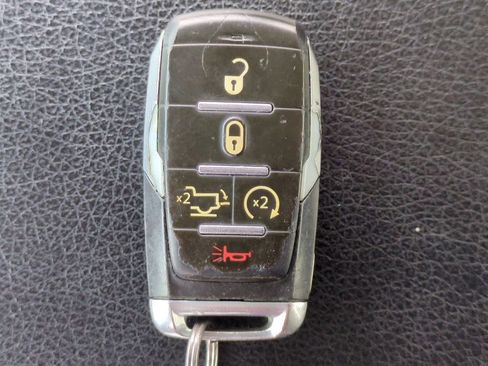 Used 2019 RAM 1500 Laramie image 35