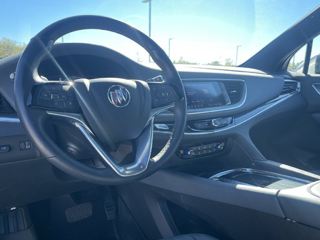 Used 2022 Buick Enclave Premium AWD/4WD image 8