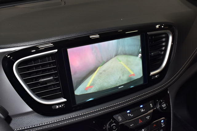 New 2026 Chrysler Pacifica Select w/ S Appearance Package FWD image 13