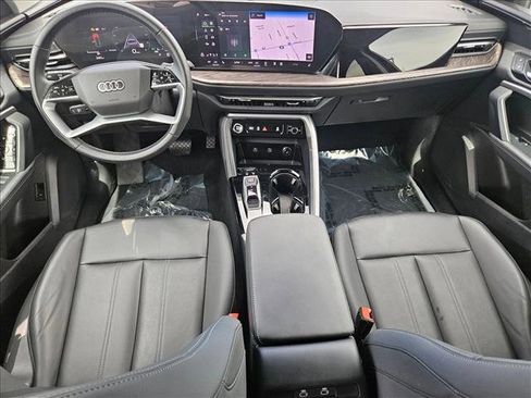 Used 2025 Audi Q5 Premium w/ Convenience Package image 19