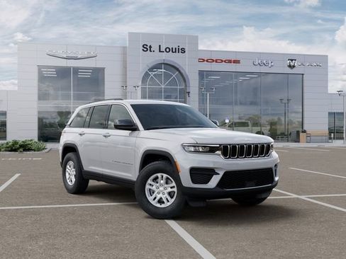 New 2025 Jeep Grand Cherokee Laredo image 5