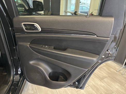 Used 2020 Jeep Grand Cherokee Limited X image 37