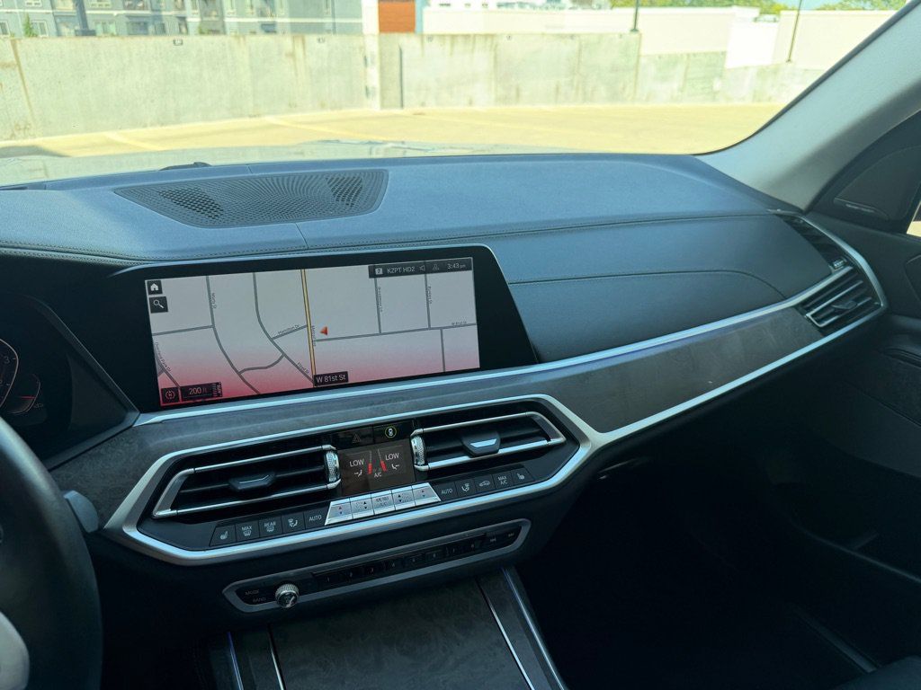 Used 2020 BMW X7 xDrive40i w/ Premium Package AWD/4WD image 17