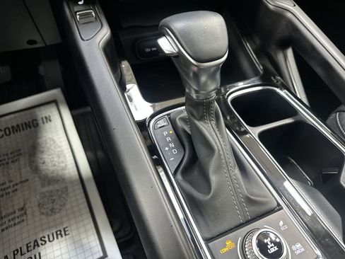 Used 2025 Kia Telluride S image 23