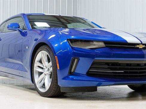 Used 2017 Chevrolet Camaro LT RWD image 1