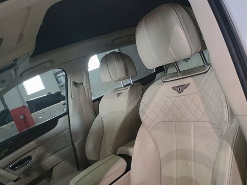 Used 2020 Bentley Bentayga AWD/4WD image 17