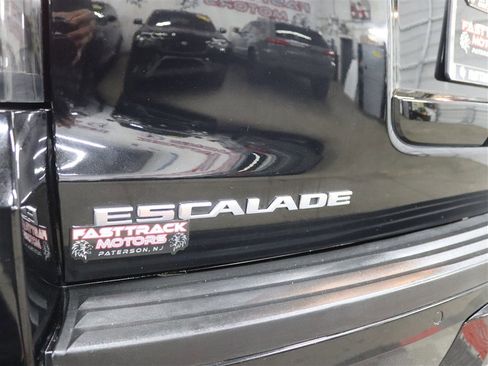 Used 2019 Cadillac Escalade ESV 4WD image 9