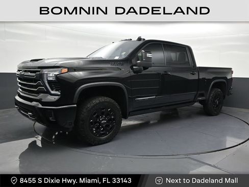 Used 2024 Chevrolet Silverado 2500 High Country w/ Midnight Edition AWD/4WD image 1