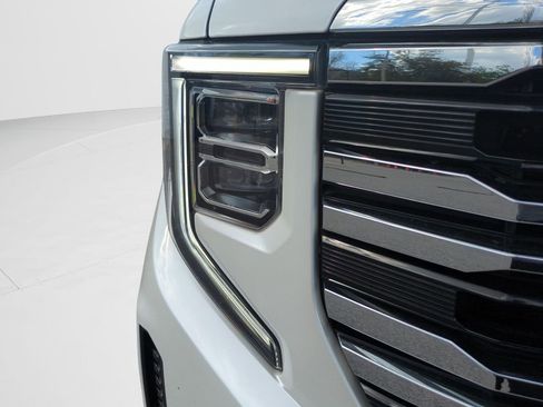 Used 2023 GMC Sierra 1500 SLT w/ SLT Premium Plus Package image 9