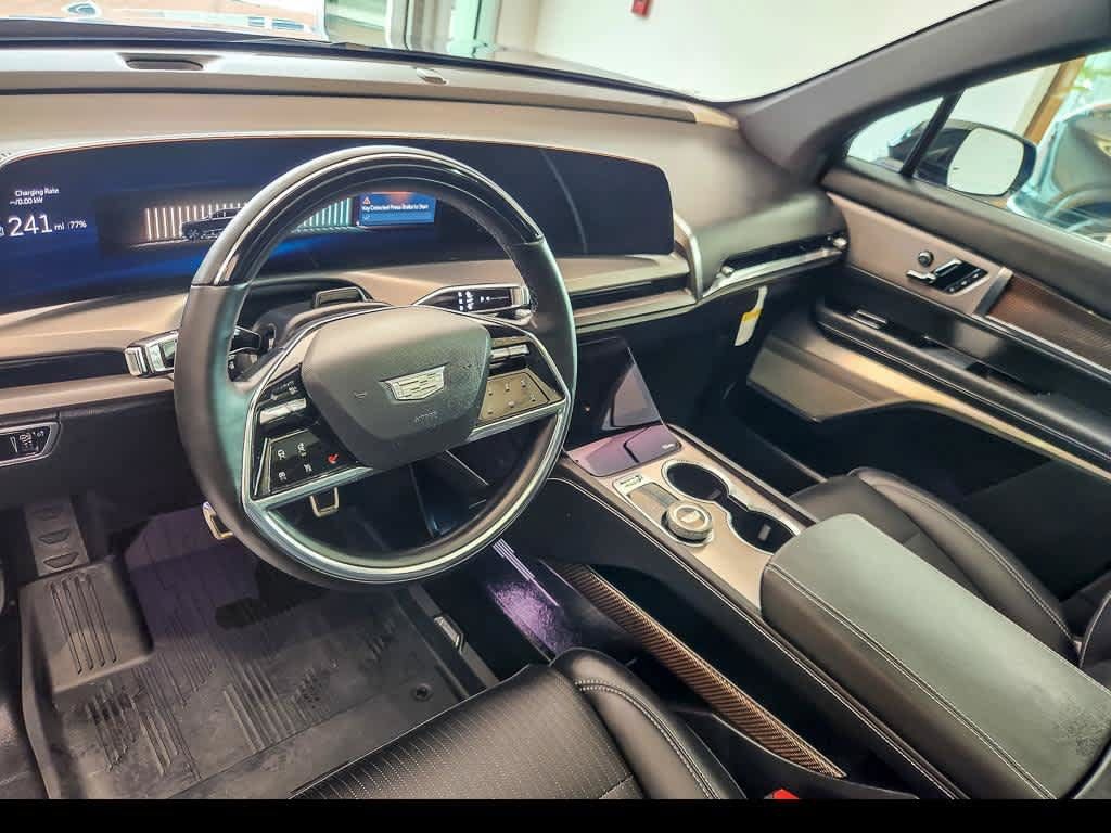 Certified 2026 Cadillac Vistiq Premium Luxury w/ LPO, Floor Liner Package AWD/4WD image 10