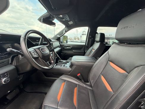 Used 2024 GMC Sierra 2500 AT4 w/ AT4 Preferred Package image 4