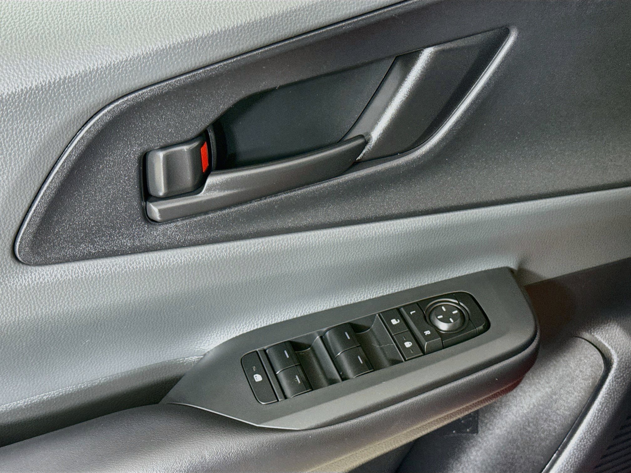 Certified 2025 Toyota Prius LE FWD image 19
