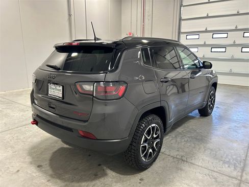 Used 2024 Jeep Compass Trailhawk w/ Trailhawk Elite Group image 6