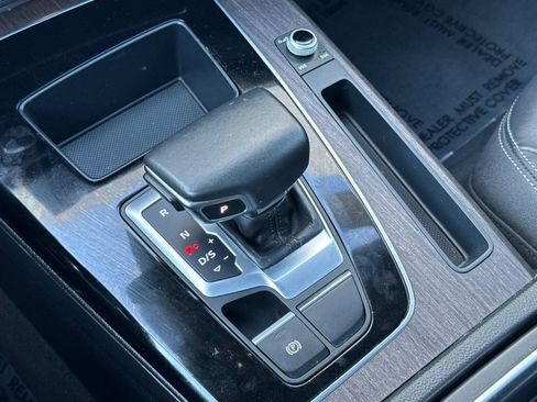 Used 2022 Audi Q5 2.0T Premium w/ Convenience Package image 17