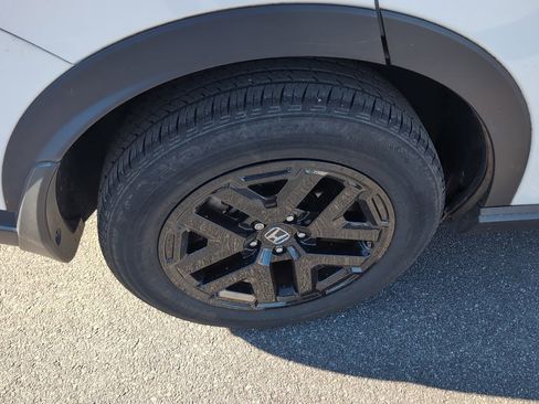 Used 2023 Honda CR-V LX image 9