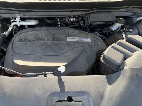 Certified 2017 Honda Pilot Touring image 21