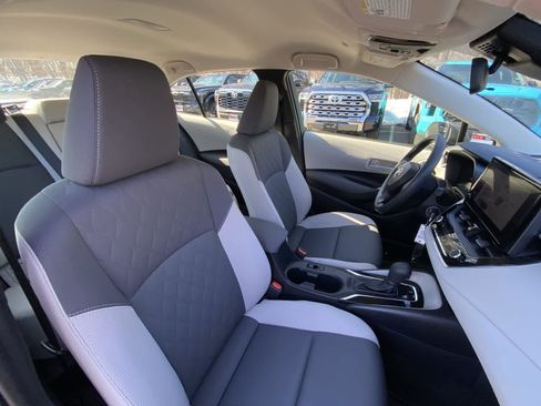 Used 2023 Toyota Corolla LE image 24