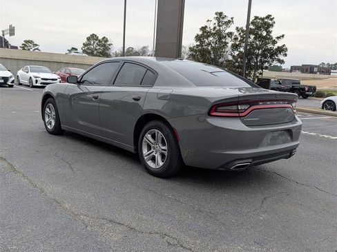 Used 2019 Dodge Charger SXT image 6