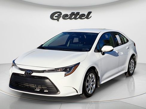Used 2024 Toyota Corolla LE image 1