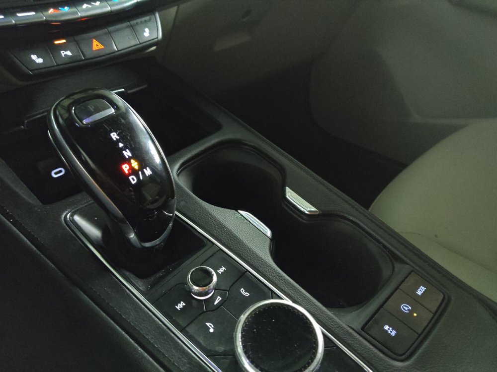 Used 2020 Cadillac XT4 Luxury w/ Cold Weather Package FWD image 26