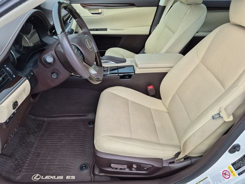 Used 2017 Lexus ES 350 w/ Navigation System Package FWD image 16