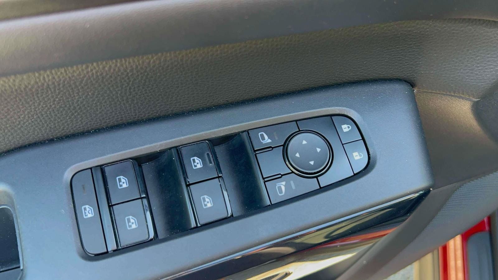 Used 2023 Nissan Pathfinder SV AWD/4WD image 22