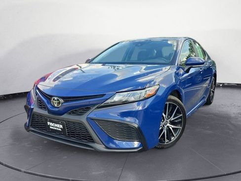 Used 2024 Toyota Camry SE FWD image 1