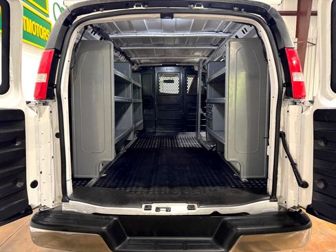 Used 2020 GMC Savana 2500 w/ Driver Convenience Package image 27