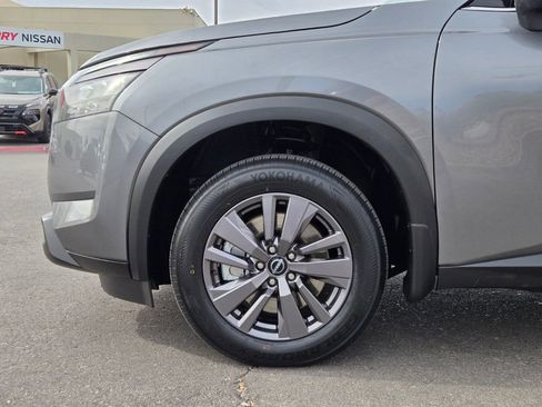 Certified 2023 Nissan Pathfinder S FWD image 9