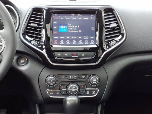 Used 2022 Jeep Cherokee Limited AWD/4WD image 12