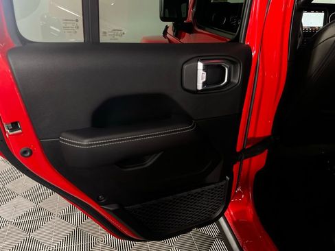 Used 2023 Jeep Wrangler Unlimited Sahara w/ Cold Weather Group image 27