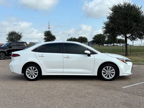 Certified 2026 Toyota Corolla XLE FWD image 5