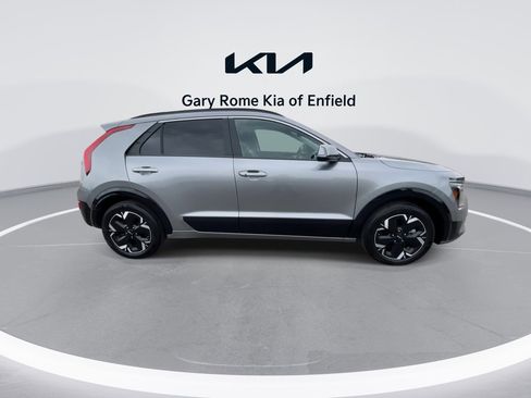 Used 2023 Kia Niro Wind w/ Wind Preserve Package FWD image 9