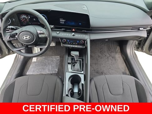 Certified 2025 Hyundai Elantra SEL FWD image 9