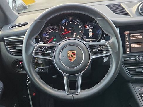 Used 2020 Porsche Macan image 24